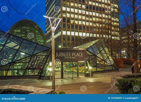 jubilee mall canary wharf.